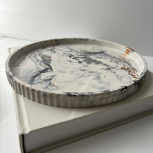 Load image into Gallery viewer, Joma - Concrete Fluted Tray | Round Concrete Tray: Black fusion marble