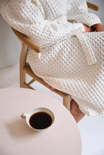 Load image into Gallery viewer, Big Waffle Bathrobe - Natural white: 100% GOTS certified organic cotton / S/M