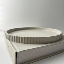 Load image into Gallery viewer, Joma - Concrete Fluted Tray | Round Concrete Tray: Black fusion marble
