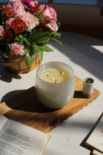 Load image into Gallery viewer, Heure du Thé | Ballon Medium (16oz)