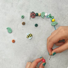 Load image into Gallery viewer, Minibeast Bracelet Gift Kit