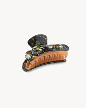 Load image into Gallery viewer, Grande Heirloom Claw in Green Tortoise