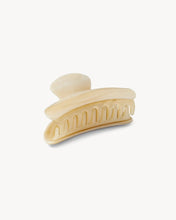Load image into Gallery viewer, Grande Heirloom Claw in Alabaster