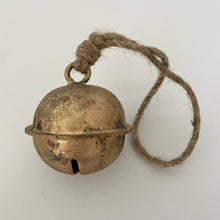 Load image into Gallery viewer, 2 1/2" cross-cut sleigh jingle brass finish bell jute hanger