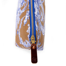 Load image into Gallery viewer, Oak & Ink Toile Travel Clutch