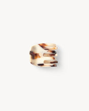 Load image into Gallery viewer, Mini Claw in Mocha
