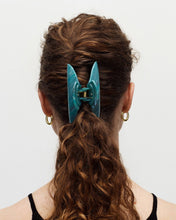 Load image into Gallery viewer, Grande Heirloom Claw in Green Tortoise
