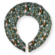 Load image into Gallery viewer, Aromatherapy Heat &amp; Cold Neck Wrap: 432 | Bee / Lavender
