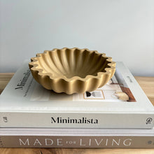 Load image into Gallery viewer, Kyma - Ruffle Bowl | Scallop Bowl | Ripple Bowl : Black Fusion Marble
