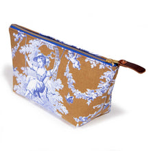 Load image into Gallery viewer, Oak &amp; Ink Toile Travel Clutch
