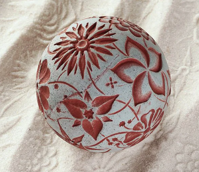 Olander Earthworks Sphere Flowers