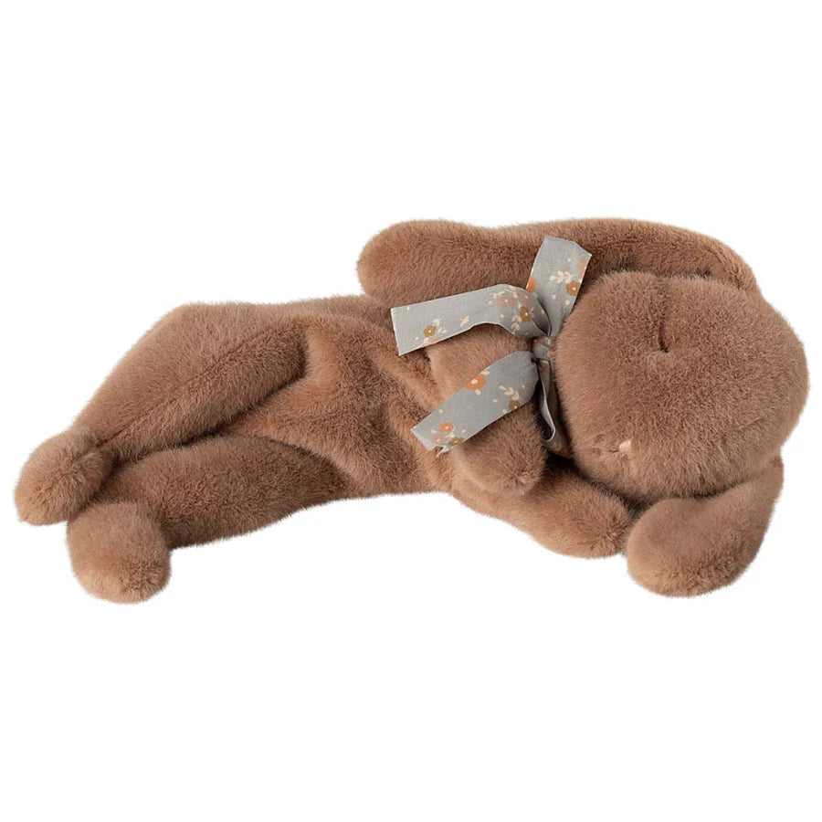 Maileg - RPlush Sleeping Bunny - Small - Soft brown
