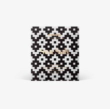 Load image into Gallery viewer, Sea Salt Chocolate 77%

