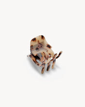 Load image into Gallery viewer, Mini Claw in Ash Blonde Tortoise
