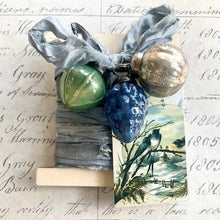Load image into Gallery viewer, Gift Wrap Set - Winter Birds
