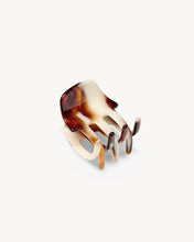 Load image into Gallery viewer, Mini Claw in Mocha
