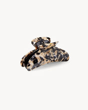 Load image into Gallery viewer, Grande Heirloom Claw in Abalone
